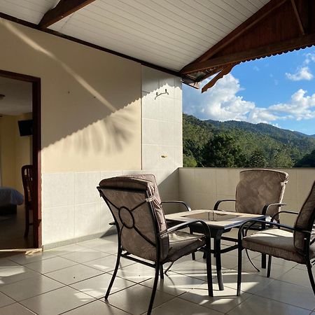Casa Mara Bed and Breakfast Nova Friburgo Buitenkant foto